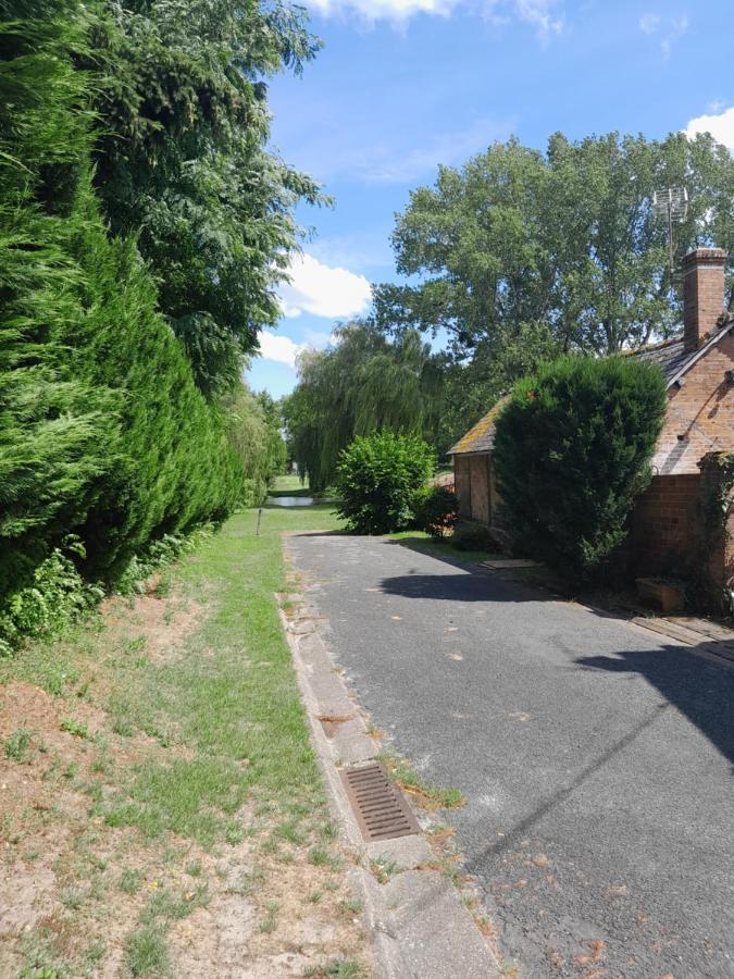 Chez Santia Villa Brinon-sur-Sauldre Exterior photo